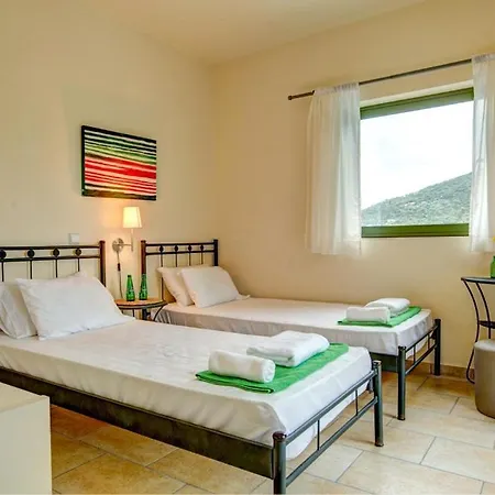 Vila Sleeps 6 Pool Air Con Wifi Sivota