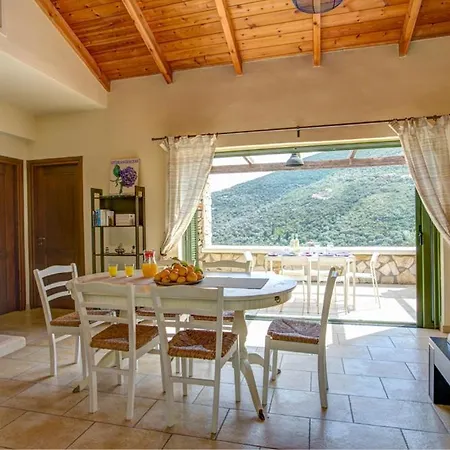 Sleeps 6 Pool Air Con Wifi Villa