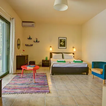 Vila Sleeps 6 Pool Air Con Wifi