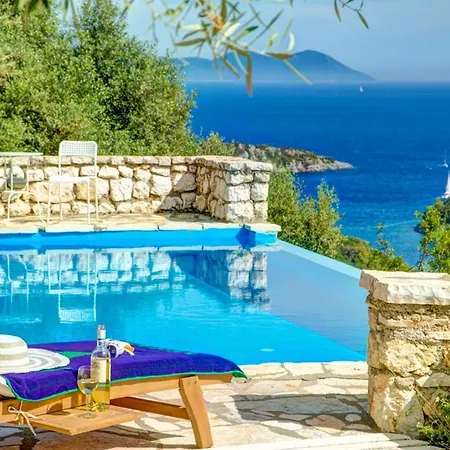 Sleeps 6 Pool Air Con Wifi Vila